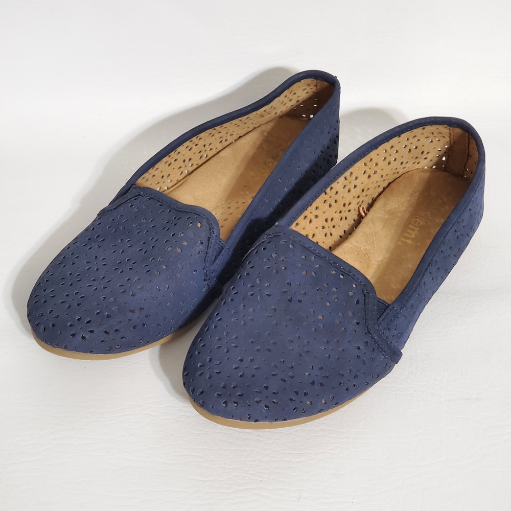 White Mountain Lazer Cut Navy Women's Flats